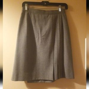 Women's grey pleated skirt sz 12